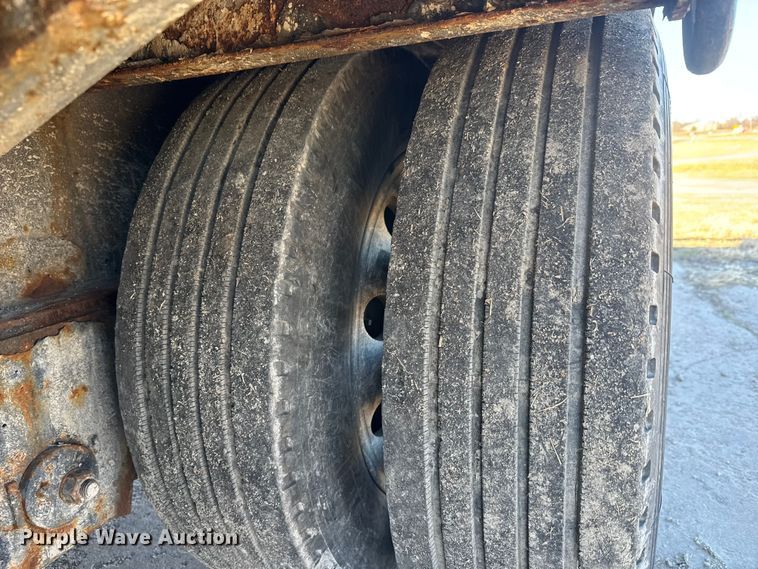 image for item ET4370 2019 Fontaine Renegade LXTN40 lowboy equipment trailer