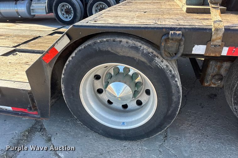 image for item ET4370 2019 Fontaine Renegade LXTN40 lowboy equipment trailer