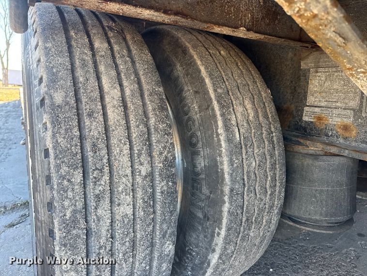 image for item ET4370 2019 Fontaine Renegade LXTN40 lowboy equipment trailer