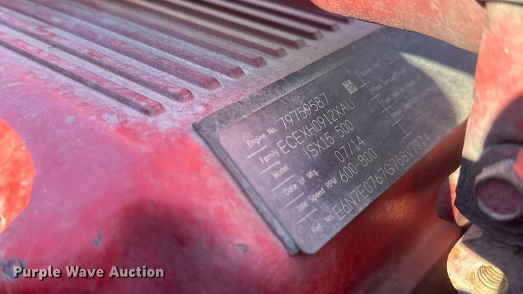 image for item ET4371 2015 Peterbilt 567 semi truck