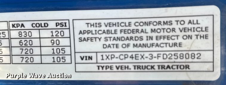 image for item ET4371 2015 Peterbilt 567 semi truck