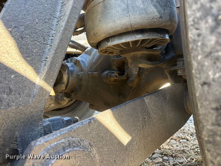 image for item ET4372 2014 Kenworth W900 semi truck