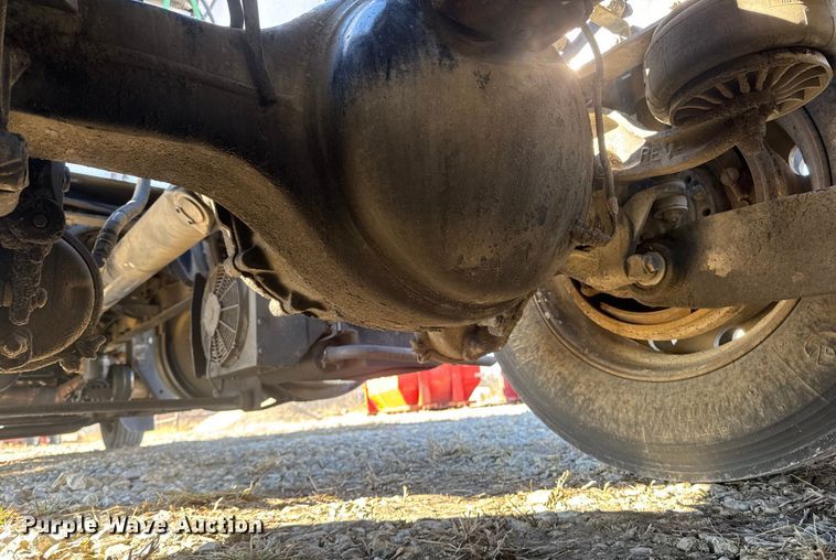 image for item ET4372 2014 Kenworth W900 semi truck