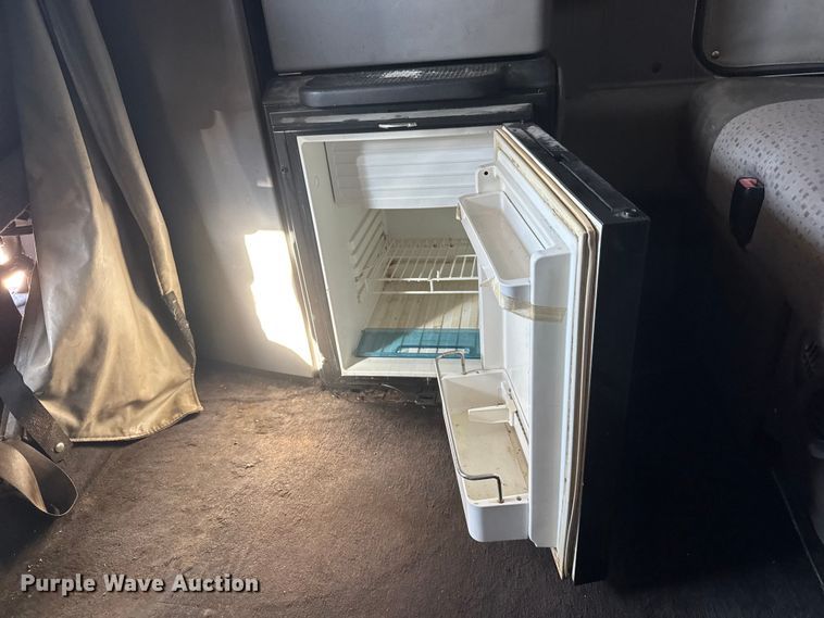 image for item ET4372 2014 Kenworth W900 semi truck