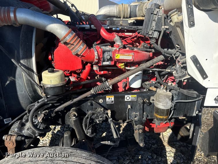 image for item ET4372 2014 Kenworth W900 semi truck