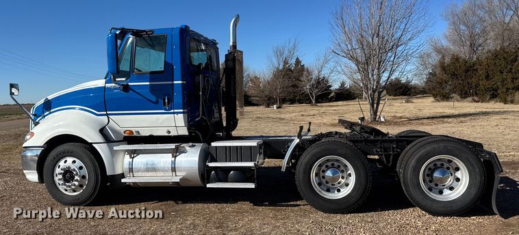 image for item ET4380 2010 International Prostar Premium semi truck