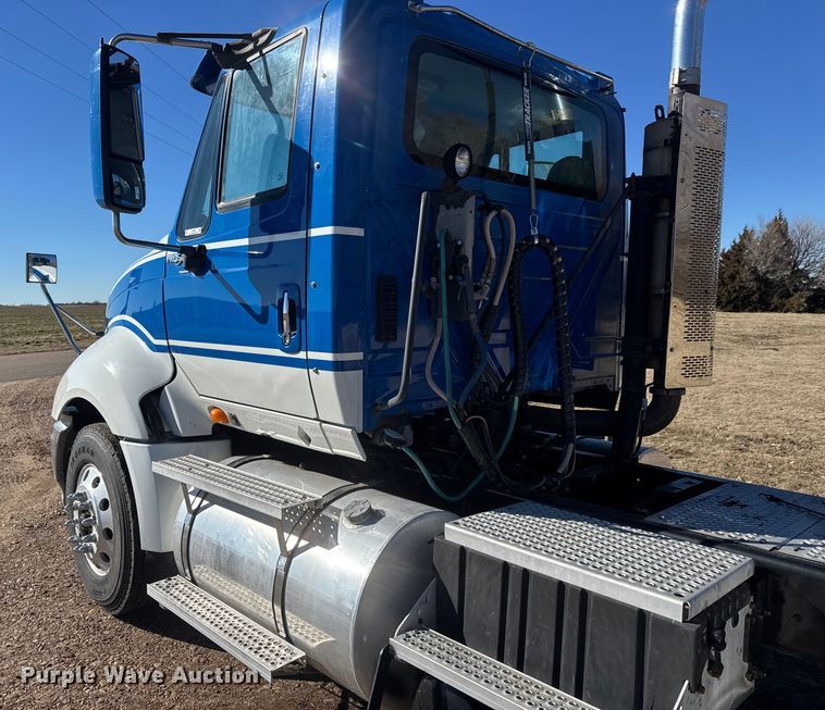 image for item ET4380 2010 International Prostar Premium semi truck