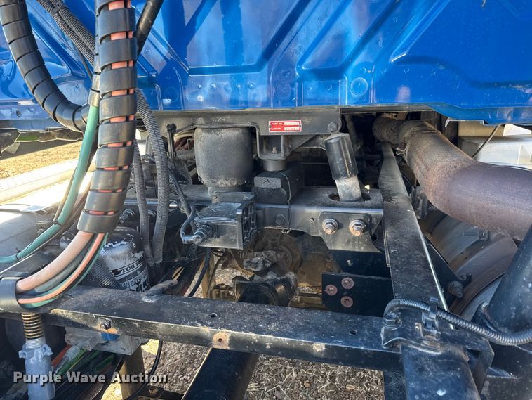 image for item ET4380 2010 International Prostar Premium semi truck