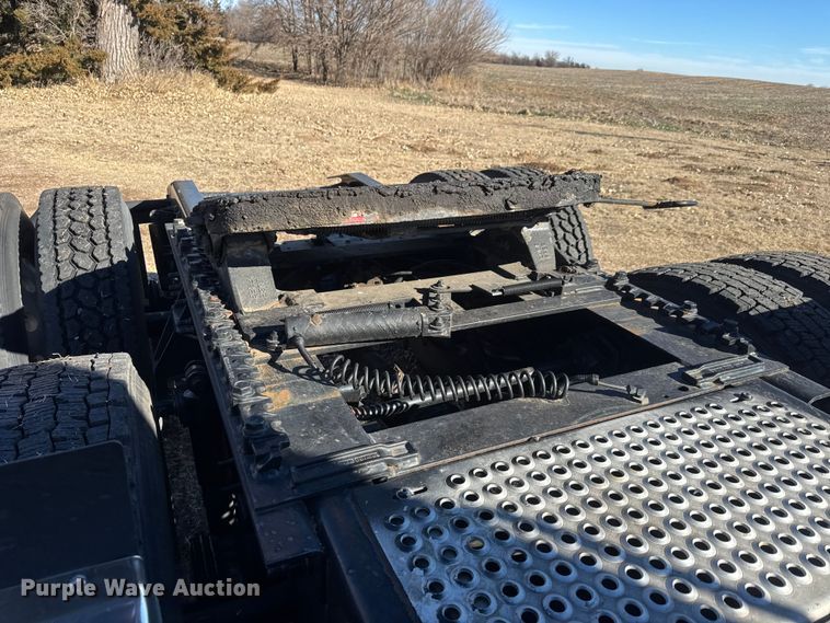 image for item ET4380 2010 International Prostar Premium semi truck