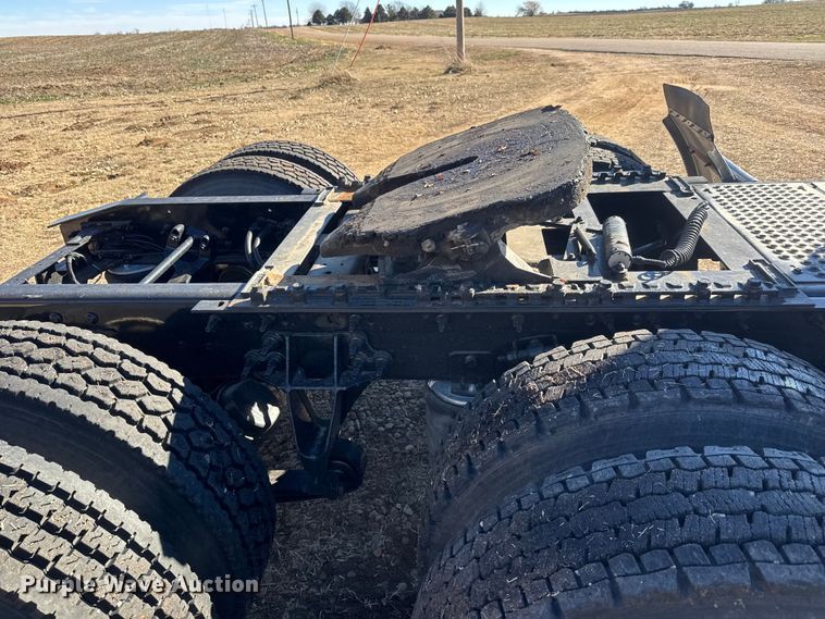 image for item ET4380 2010 International Prostar Premium semi truck