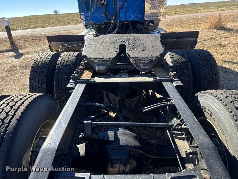 image for item ET4380 2010 International Prostar Premium semi truck