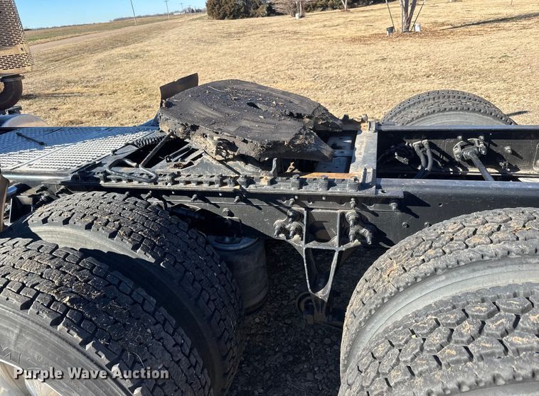 image for item ET4380 2010 International Prostar Premium semi truck