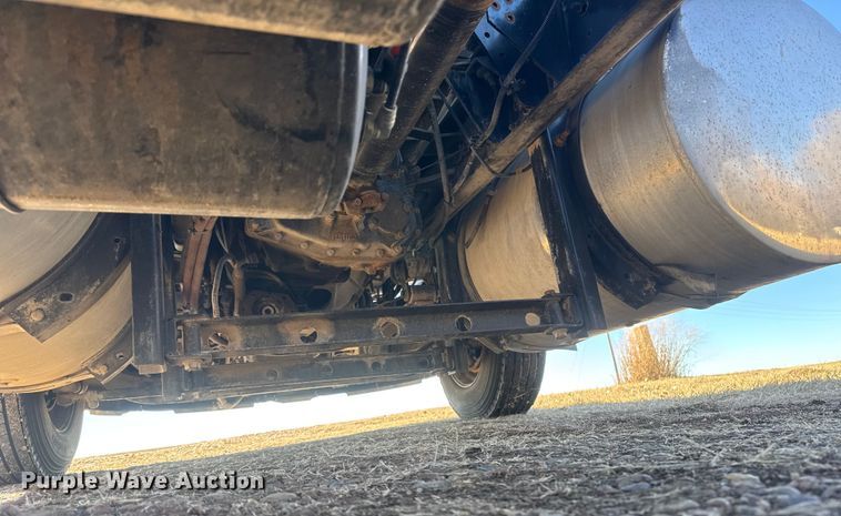 image for item ET4380 2010 International Prostar Premium semi truck