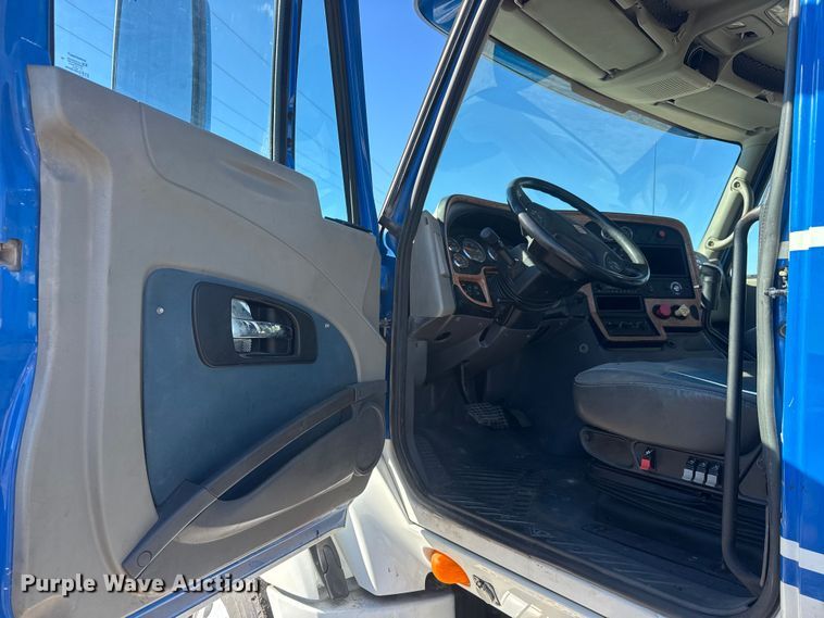 image for item ET4380 2010 International Prostar Premium semi truck