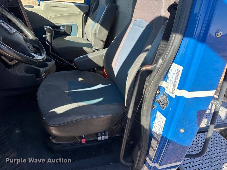 image for item ET4380 2010 International Prostar Premium semi truck