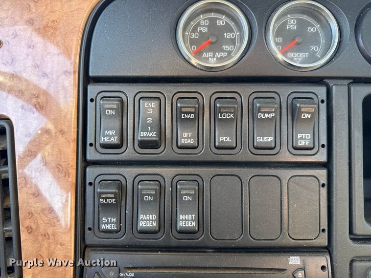 image for item ET4380 2010 International Prostar Premium semi truck