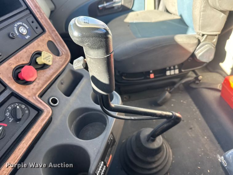 image for item ET4380 2010 International Prostar Premium semi truck