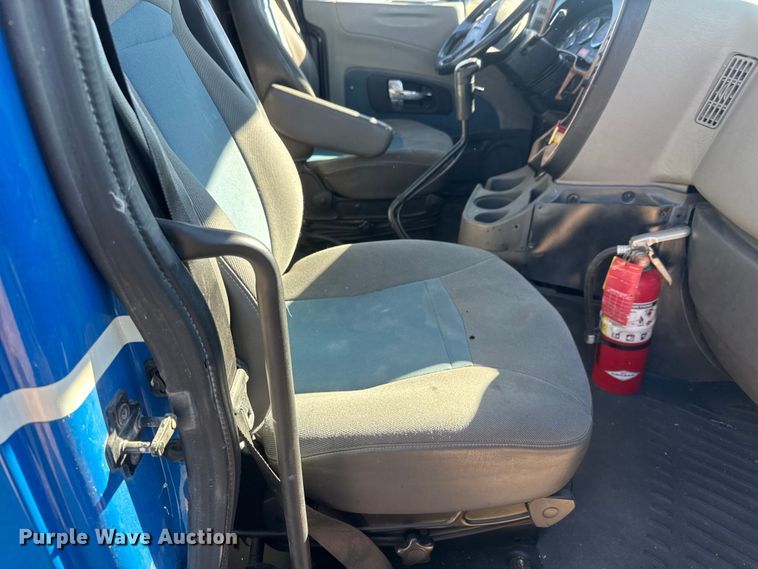 image for item ET4380 2010 International Prostar Premium semi truck