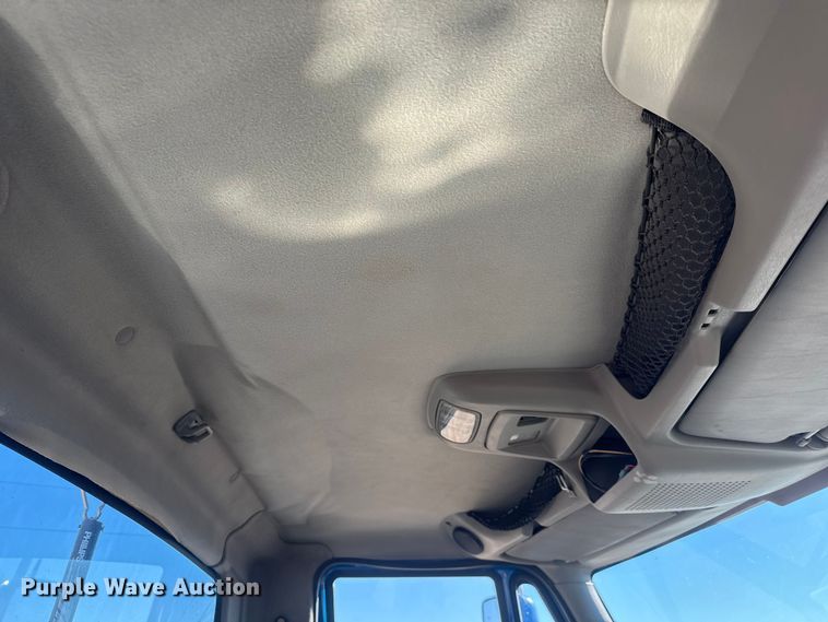 image for item ET4380 2010 International Prostar Premium semi truck