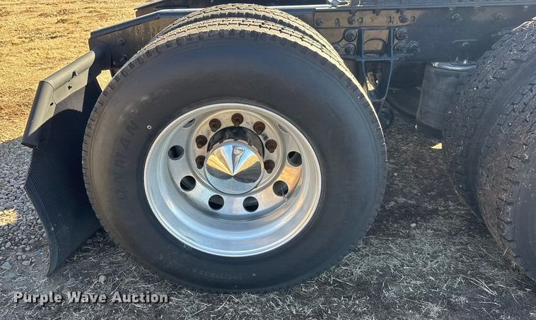 image for item ET4380 2010 International Prostar Premium semi truck