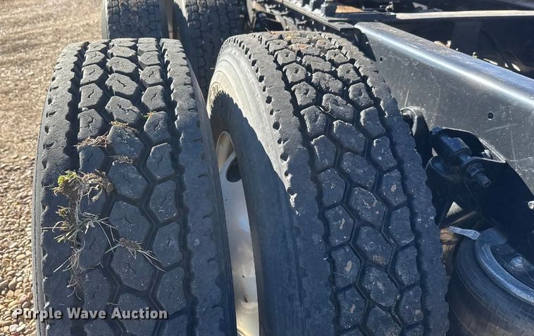 image for item ET4380 2010 International Prostar Premium semi truck