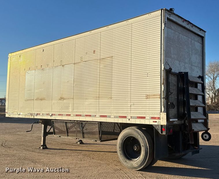 image for item ET4383 1984 Trailmobile dry van trailer