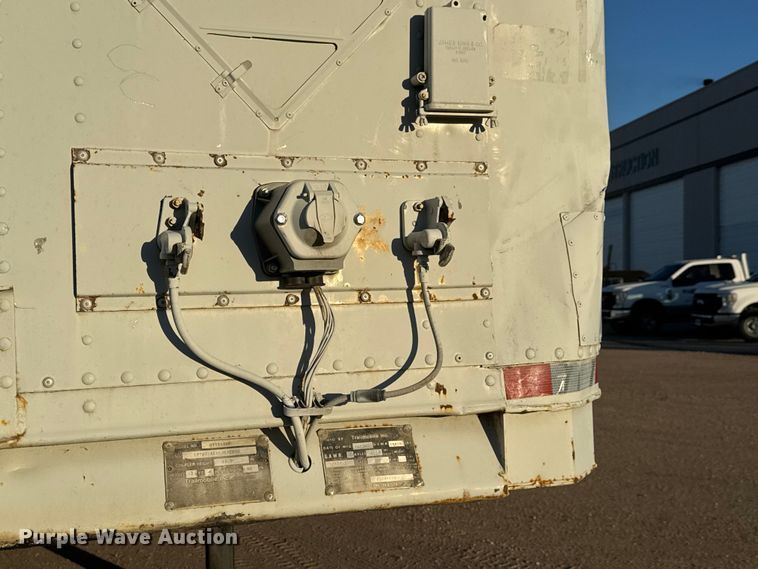 image for item ET4383 1984 Trailmobile dry van trailer