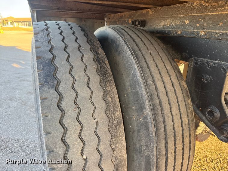 image for item ET4383 1984 Trailmobile dry van trailer