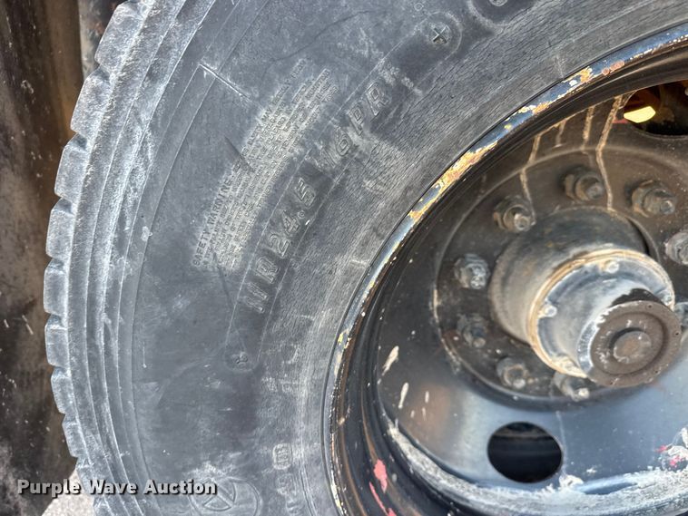 image for item ET4383 1984 Trailmobile dry van trailer