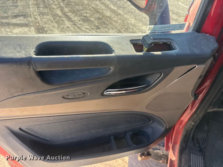 image for item ET4416 2016 Peterbilt 579 semi truck