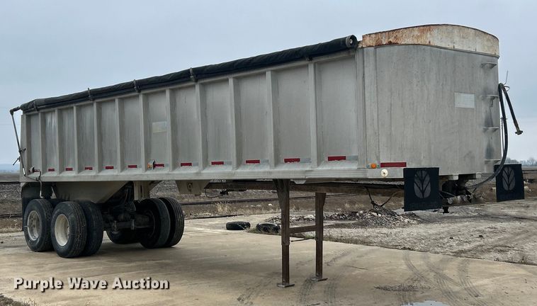 image for item ET6788 1980 Mate end dump trailer
