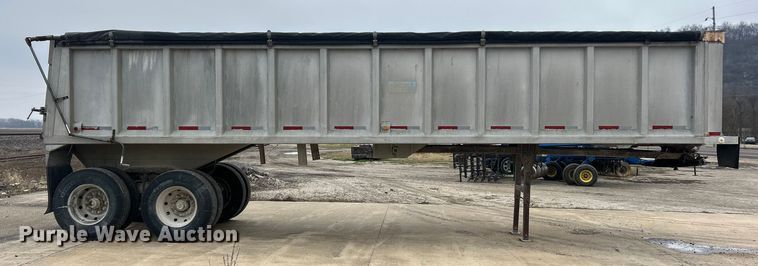 image for item ET6788 1980 Mate end dump trailer