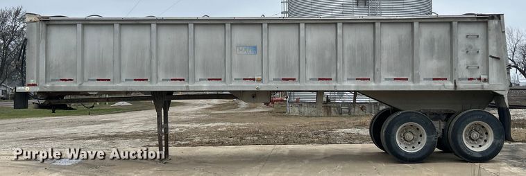 image for item ET6788 1980 Mate end dump trailer