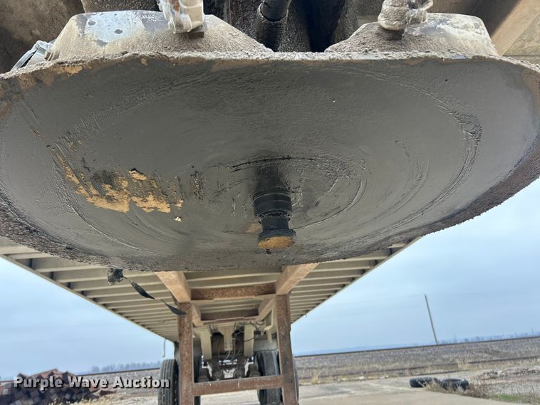 image for item ET6788 1980 Mate end dump trailer