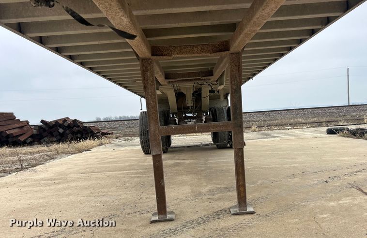 image for item ET6788 1980 Mate end dump trailer