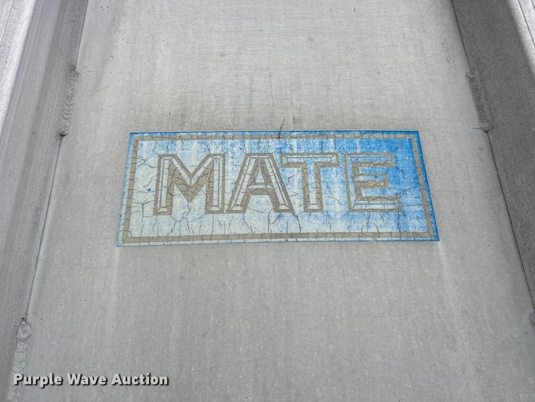 image for item ET6788 1980 Mate end dump trailer