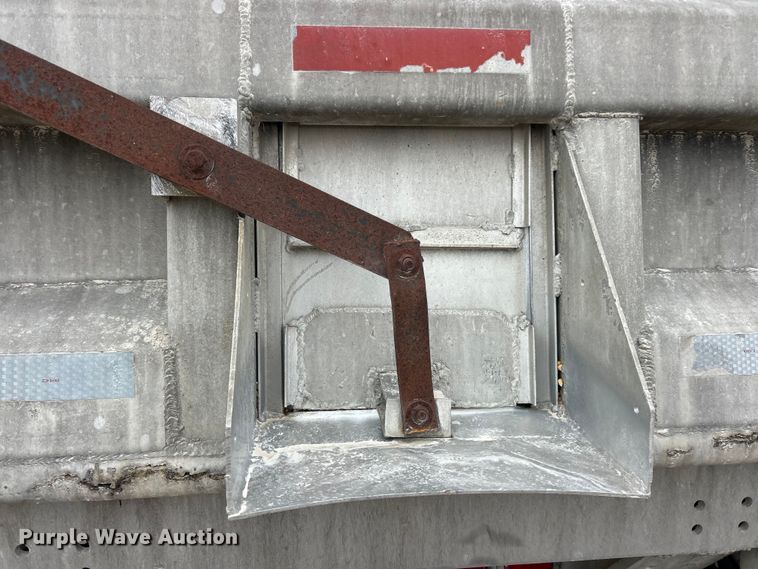 image for item ET6788 1980 Mate end dump trailer