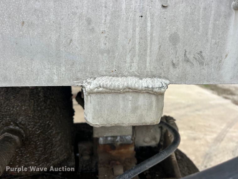 image for item ET6788 1980 Mate end dump trailer