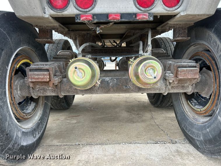 image for item ET6788 1980 Mate end dump trailer