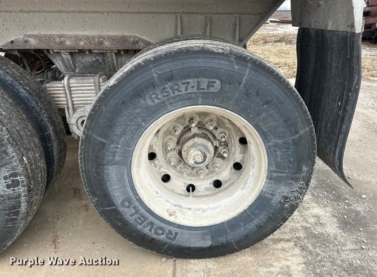 image for item ET6788 1980 Mate end dump trailer