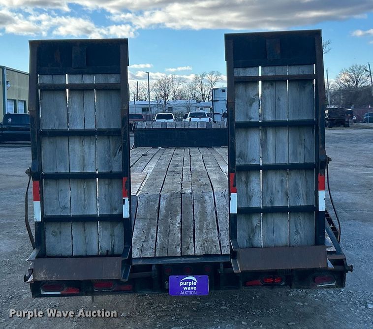 image for item ET6856 2021 Kaufman drop deck equipment trailer