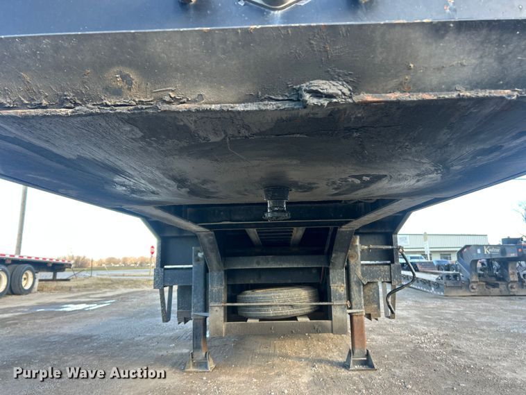 image for item ET6856 2021 Kaufman drop deck equipment trailer