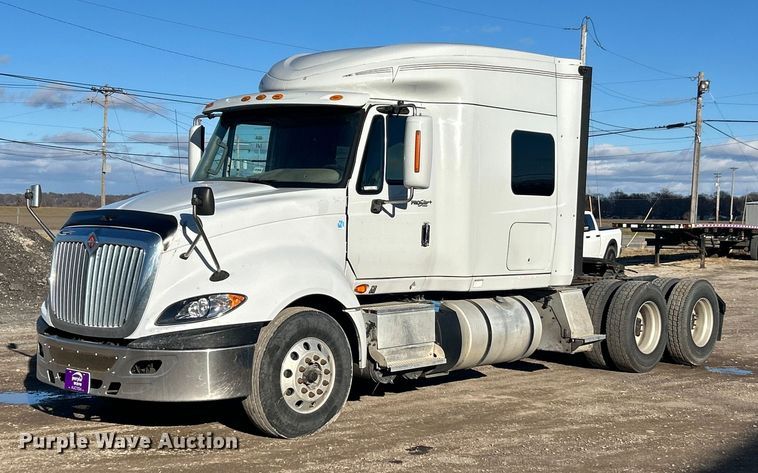 image for item ET6857 2014 International ProStar+122 semi truck