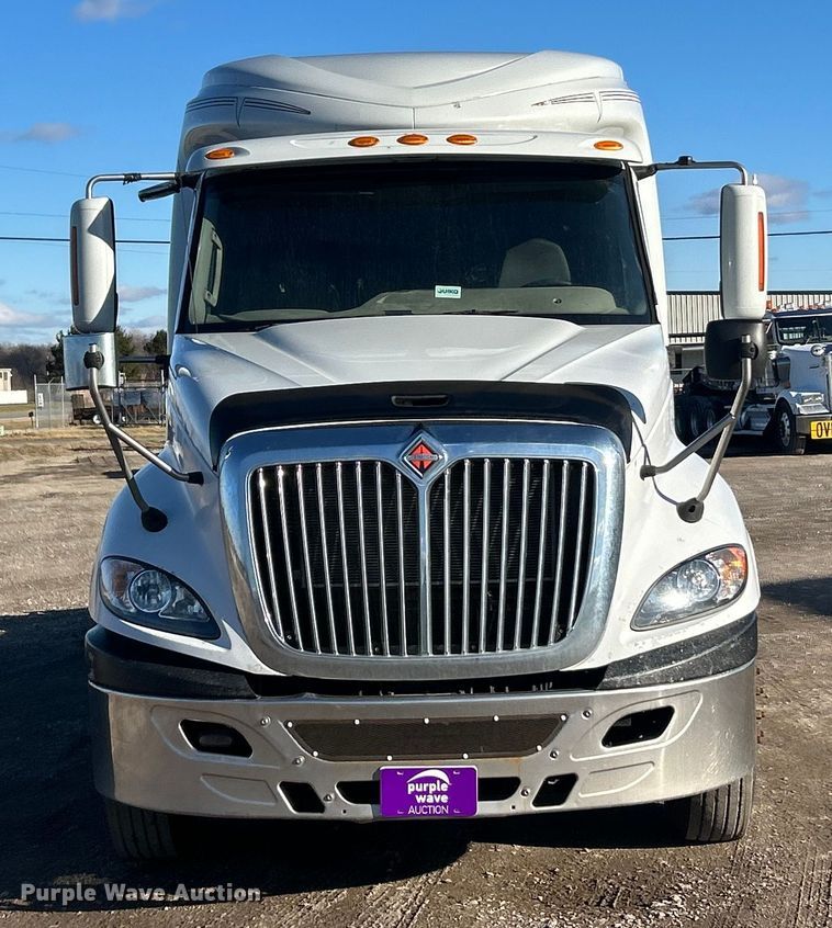 image for item ET6857 2014 International ProStar+122 semi truck