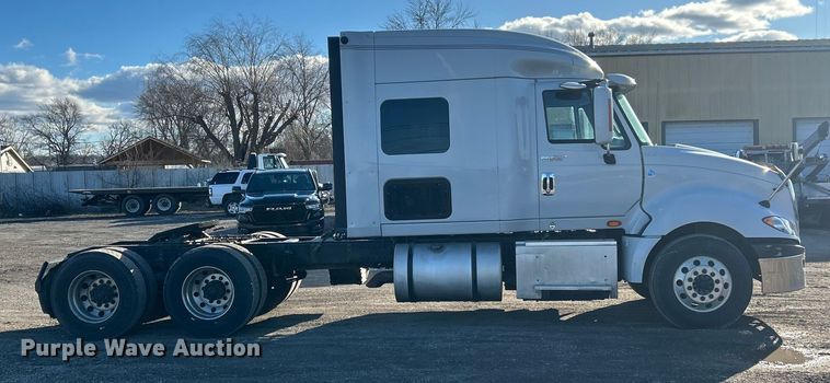 image for item ET6857 2014 International ProStar+122 semi truck