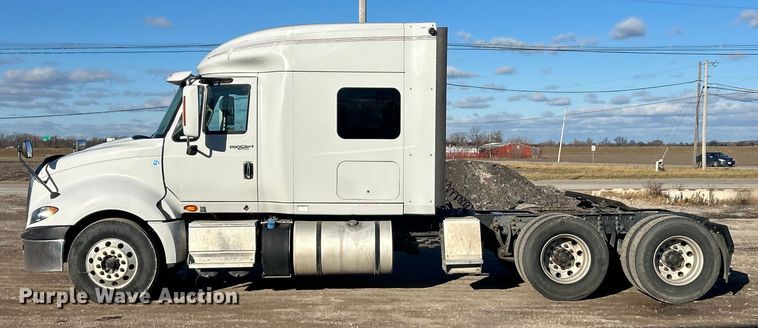 image for item ET6857 2014 International ProStar+122 semi truck