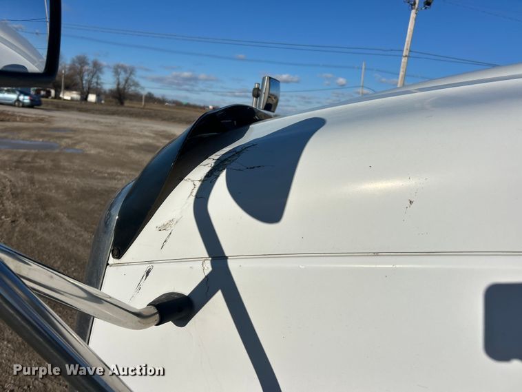 image for item ET6857 2014 International ProStar+122 semi truck