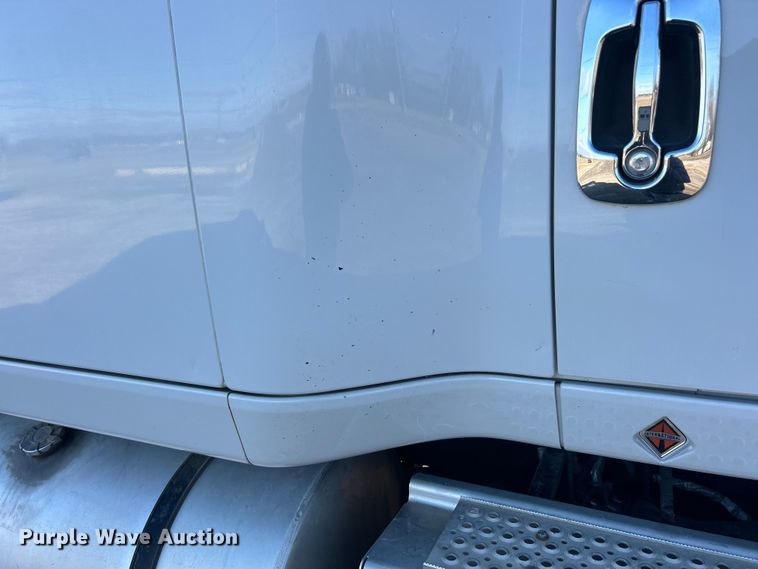 image for item ET6857 2014 International ProStar+122 semi truck