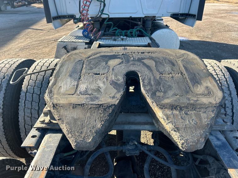 image for item ET6857 2014 International ProStar+122 semi truck