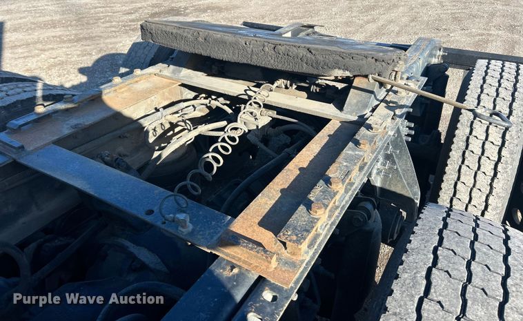 image for item ET6857 2014 International ProStar+122 semi truck